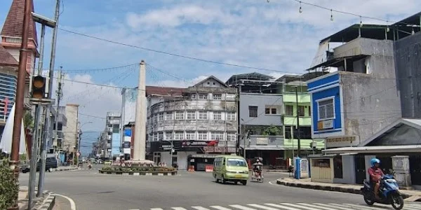 1. Kawasan Tugu Trikora