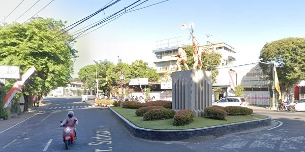 1. Patung Simpang Lima