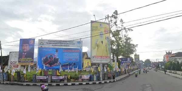 1. Simpang Monumen Polisi Wanita