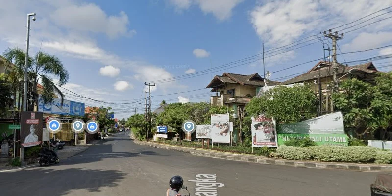 11. Simpang Patung Anumerta Tjokorda Agung Tresna