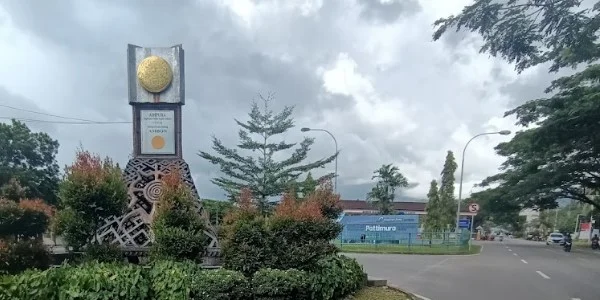 2. Kawasan Tugu Adipura Ambon