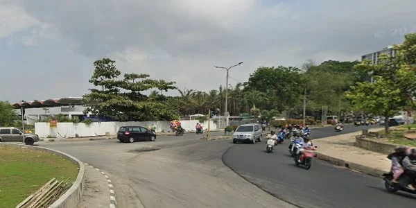 2. Kawasan Tugu Kilang Minyak