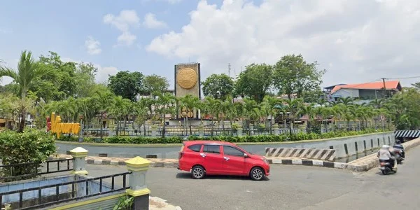 3. Simpang Taman Tugu Adipura
