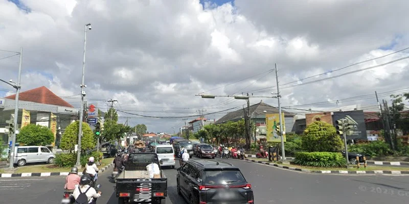 4. Perempatan Suzuki Permai Gatot Subroto