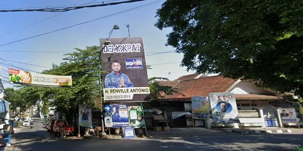 4. Pertigaan Alfamart Jl. Bromo