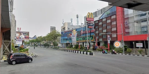 4. Simpang Tiga Plaza