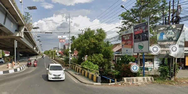 6. Bawah Flyover Gatot