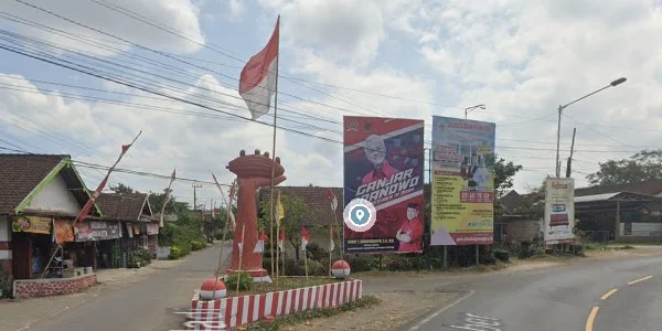 6. Patung Tangan Kalibaru