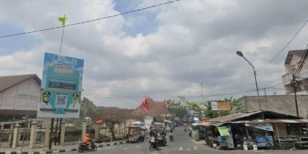 6. Simpang Alun-alun Selatan