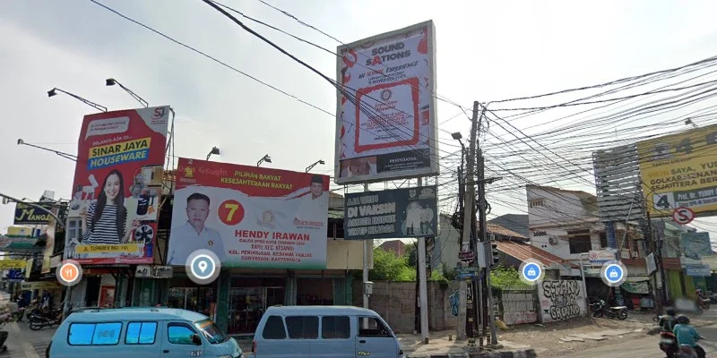 7. Perempatan Baliho Gunung Sari