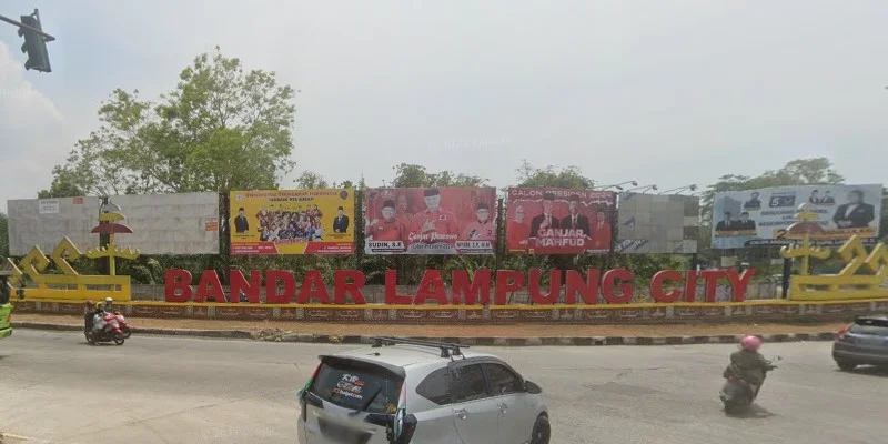 1. Bundaran Hajimena Raja Basa