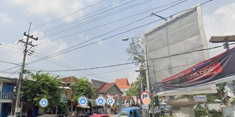 10. Depan Indomaret Bungah 1