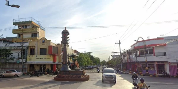 10. Perempatan Pos Polisi Tugu