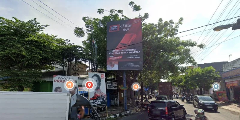 11. Pertigaan Atlanta Barber Shop