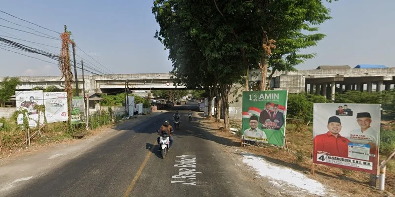 12. Dekat Jembatan Boboh
