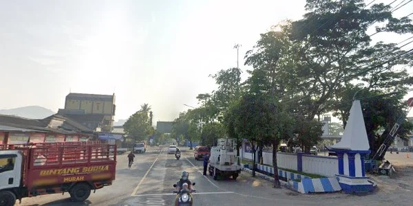 12. Kawasan Terminal Pacitan