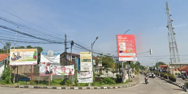 2. Bundaran Simpang Empat Cigasong