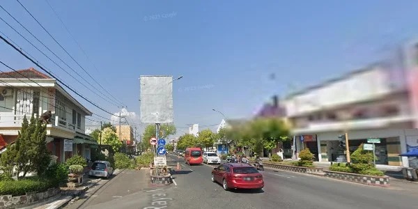 2. Perempatan Trunojoyo