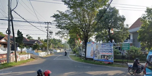 2. Simpang Taman Bugar
