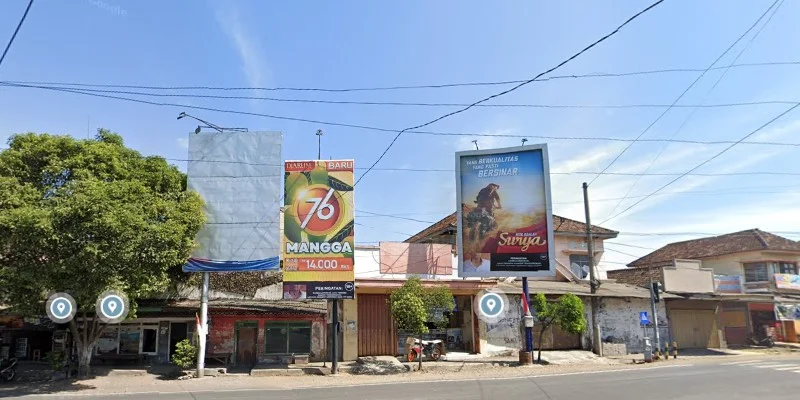 2. Simpang Tiga Gumukmas