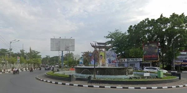 3. Pertigaan Karang Pawitan