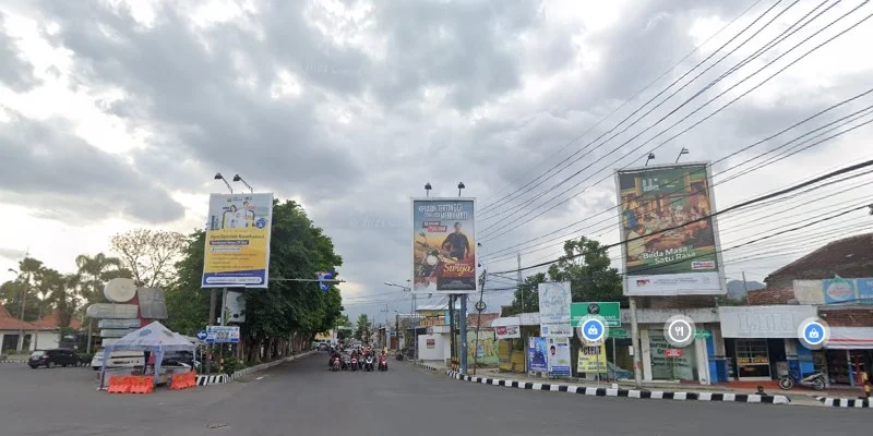 4. Depan Terminal Tamanan