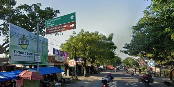 6. Depan Pasar Grobogan