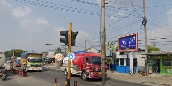 6. Pertigaan Pos Polisi Pucuk