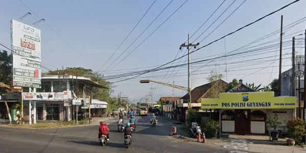 7. Pos Polisi Simpang Empat Guyangan