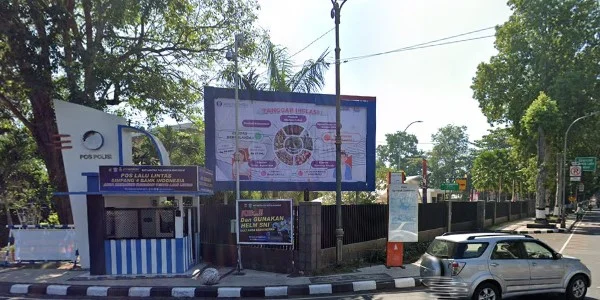 8. Kawasan Pos Polisi Jl. Pejanggik