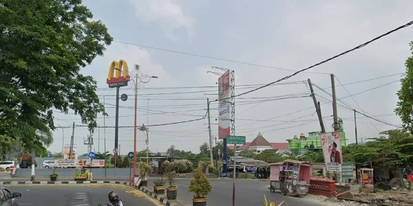 8. Taman Benteng Pojok