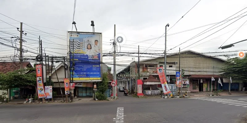 9. Pertigaan Terminal Lama