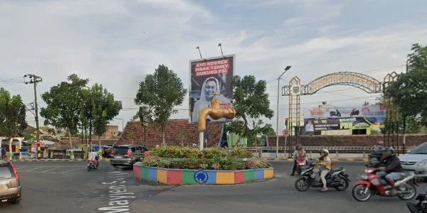 9. Pertigaan Tugu Keran PDAM
