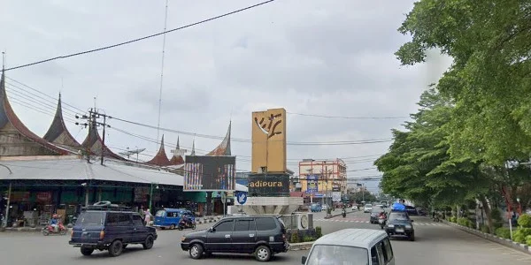 1. Kawasan Tugu Adipura