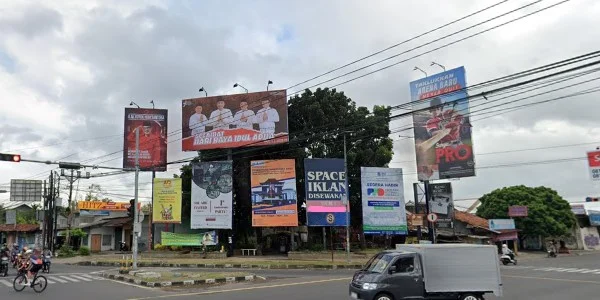 1. Perempatan Demak Ijo