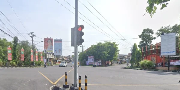 1. Perempatan Taman Komplang