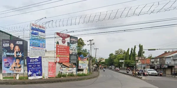 1. Simpang Empat Grogolan