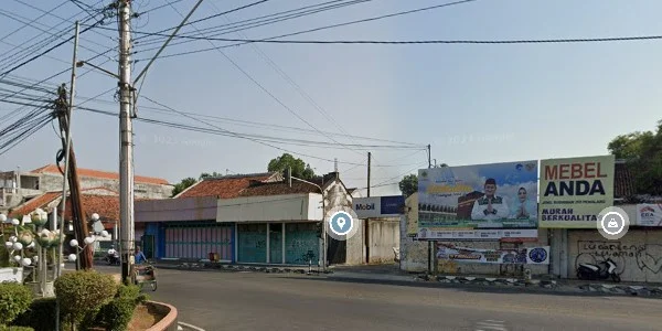 1. Simpang Tiga Kebondalem