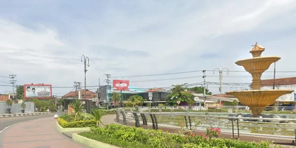 2. Bundaran Gladak Serang