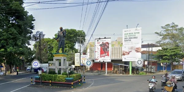2. Pertigaan Tugu Tani Pati