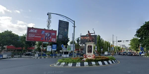 3. Perempatan Manahan