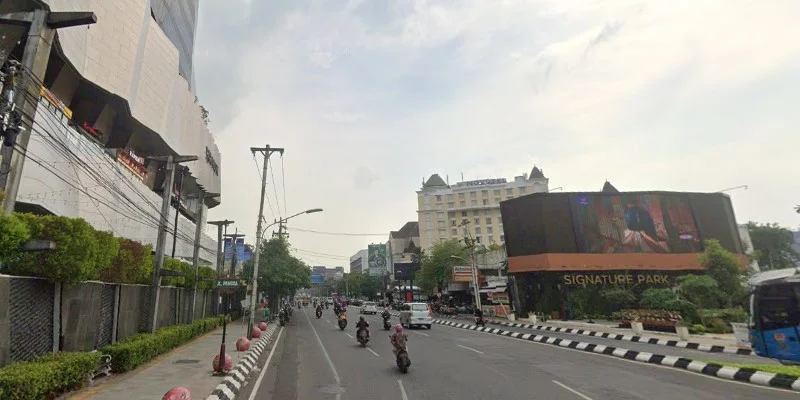 5. Depan Paragon City M