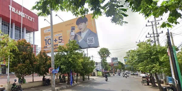 6. Depan Transmart Pekalongan