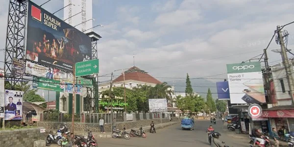 1. Kawasan Alun-alun Ciawi