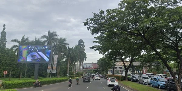 1. Lampu Merah BSD Plaza