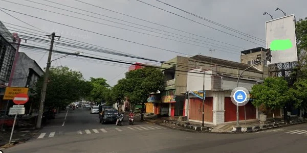 1. Pertigaan Poltas Sragen