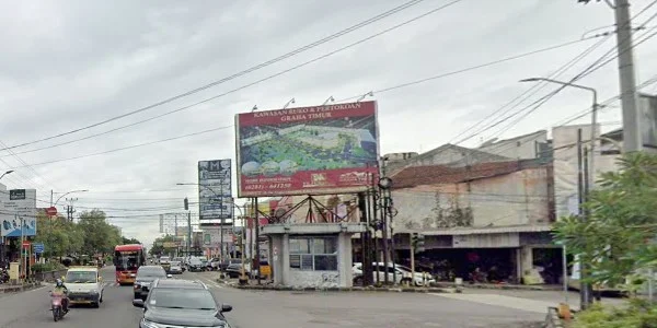 10. Kawasan Taman Trotoar