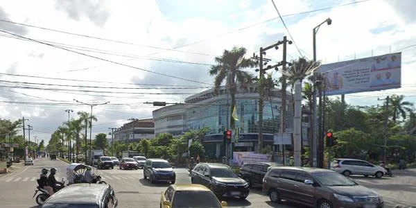 2. Perempatan Polsek Karangan