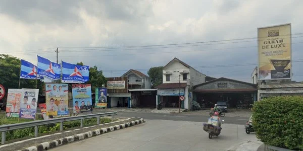 2. Simpang Taman Gayam