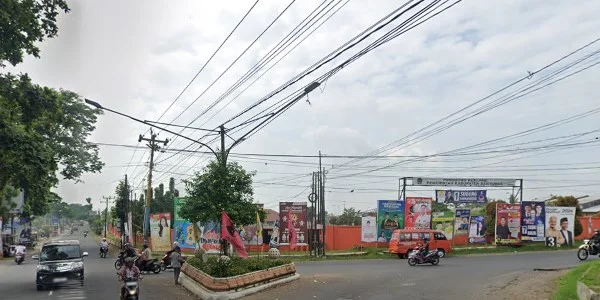 2. Simpang Tugu Binokasih